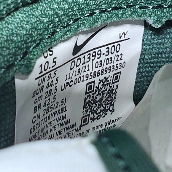 Nike Dunk High - Picture 11 of 11